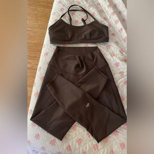 7/8 HIGH-WAIST AIRLIFT LEGGING ALO Yoga brown size small pants and matching bra